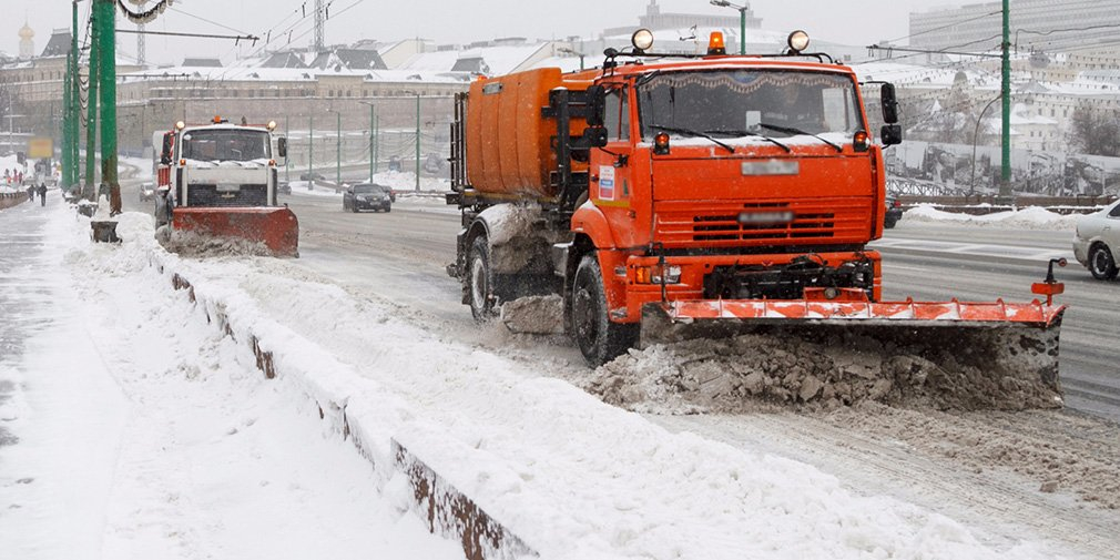 Москвичей попросили не садиться за руль из-за уборки снега
