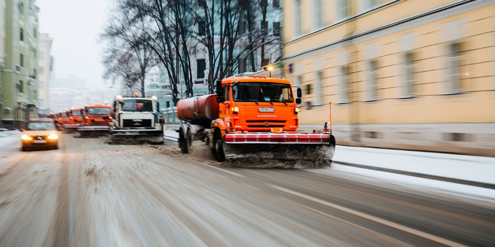 В России появились беспилотные снегоуборочные машины