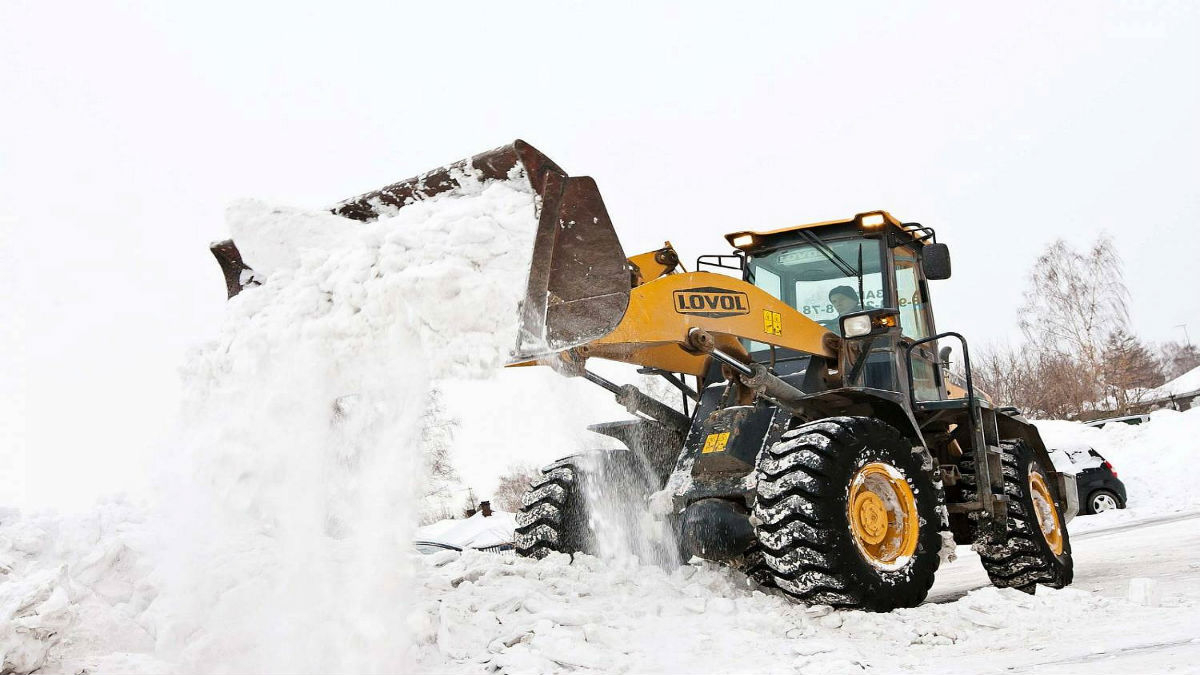 Парковку на 542 адресах Петербурга ограничили для уборки снега